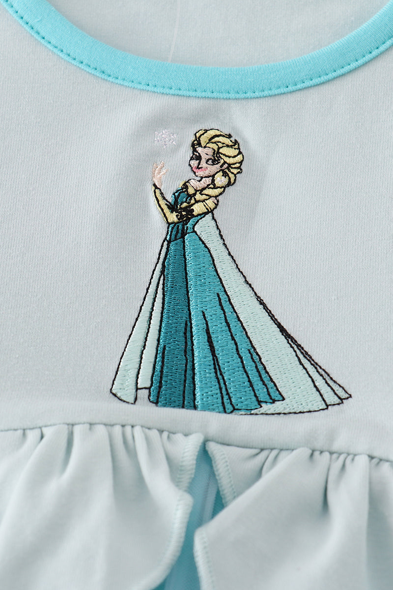 Vestido con volantes y bordado de princesa del cielo