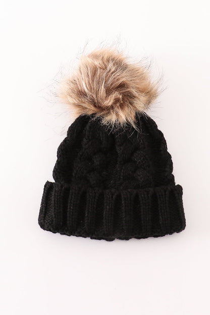 Gorro de punto con pompón negro
