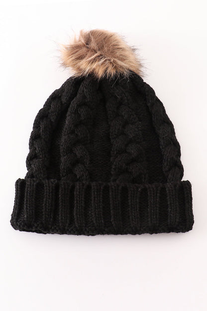Gorro de punto con pompón negro