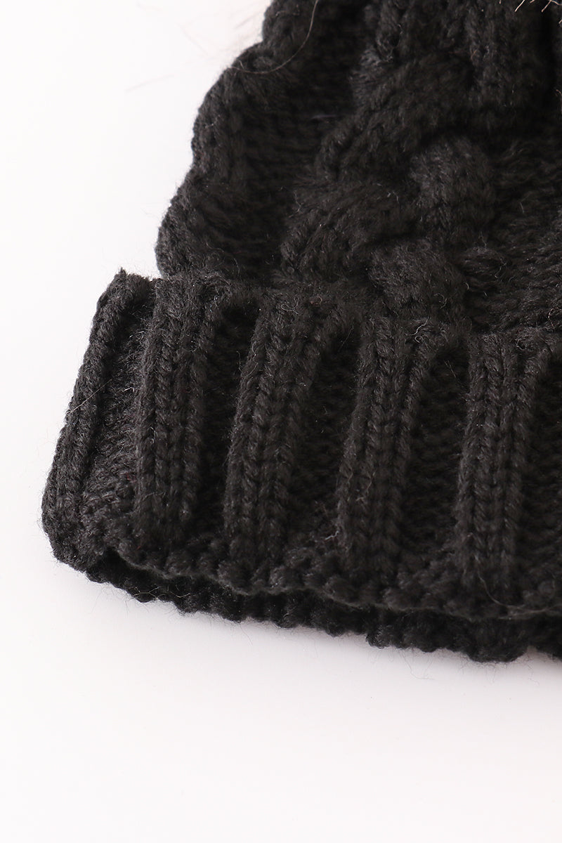 Gorro de punto con pompón negro