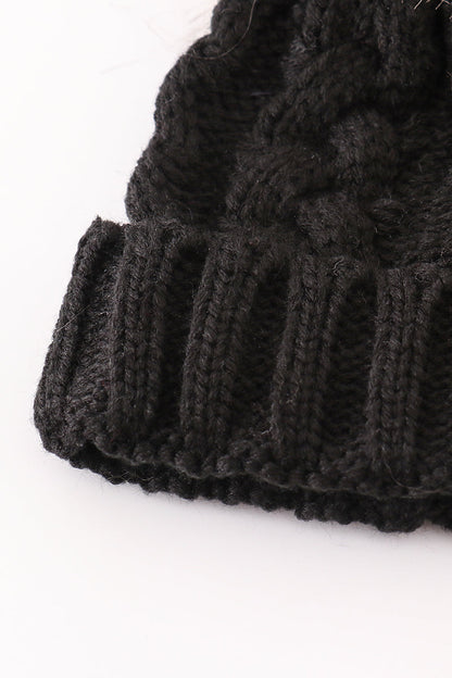 Gorro de punto con pompón negro