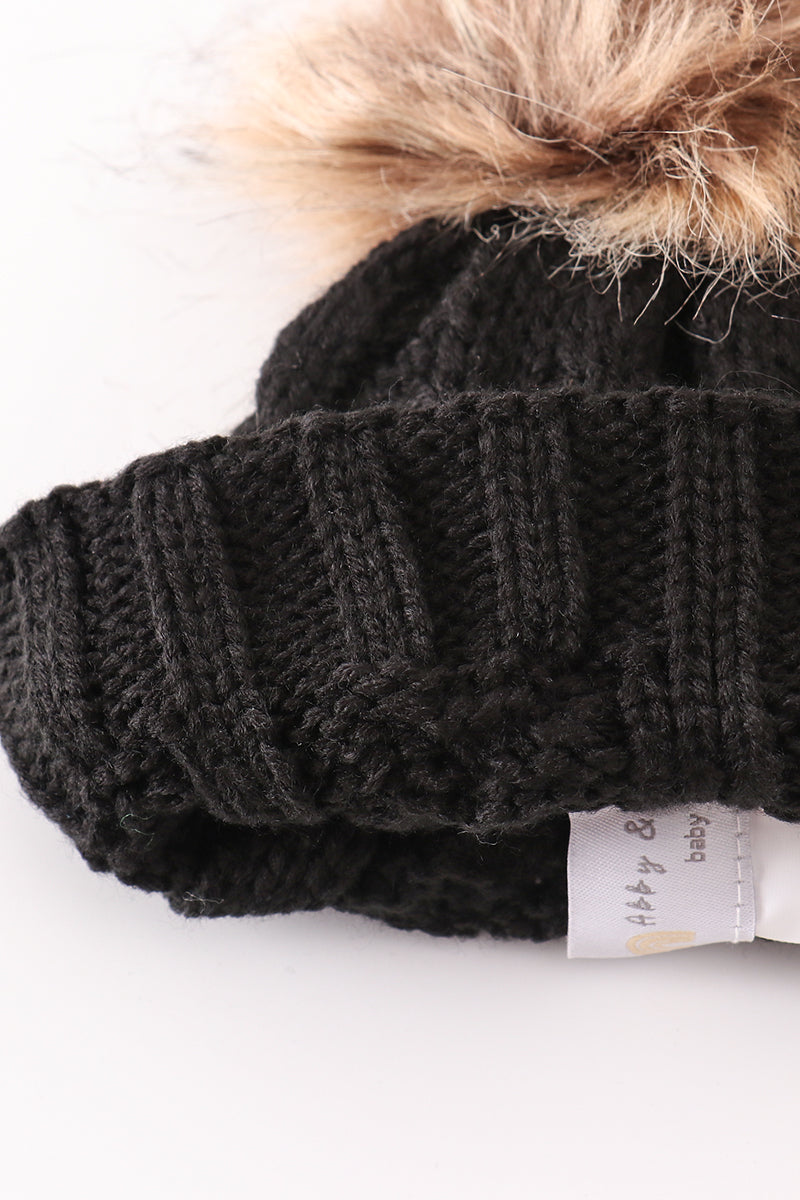 Gorro de punto con pompón negro