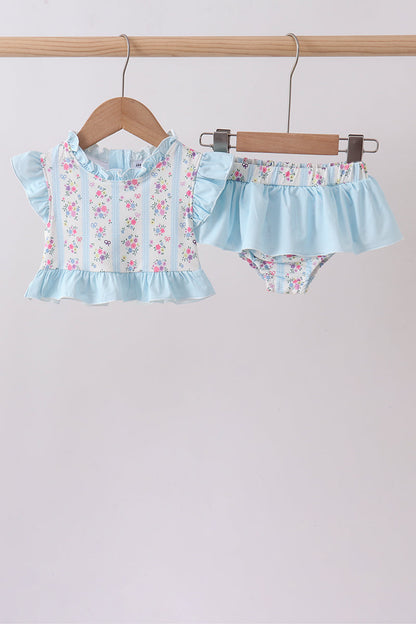 Blue Floral Ruffle 2-Piece Girls Swimsuit. A vibrant blue floral print, playful ruffle detailing, and a coordinated bikini top and bottom make this set the perfect combination of cute and comfortable for beach days, pool parties, and summer vacation getaways.
Vibrant blue floral print — a fresh, summery pattern full of color and energy
Ruffle detailing — playful, feminine accents that add charm to every splash
Coordinated 2-piece set — matching top and bottom 