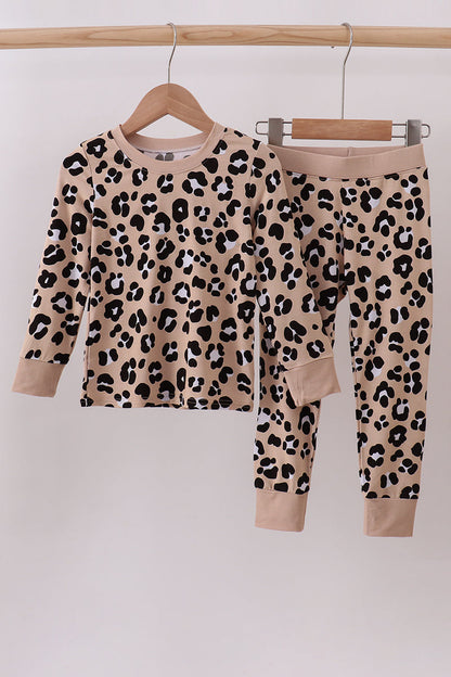 Brown leopard bamboo girl's pajama set
