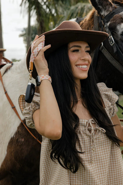 Cordón de muñeca Golden Grace