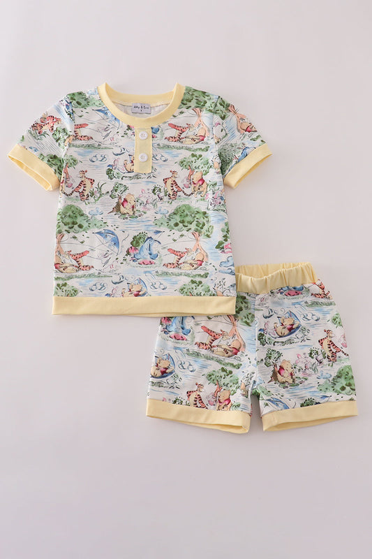 Conjunto de pantalones cortos con estampado de personajes amarillos