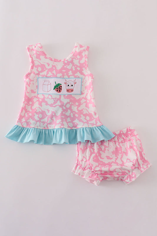 Conjunto de pantalones bombachos con bordado de vaca lechera y fresas rosas