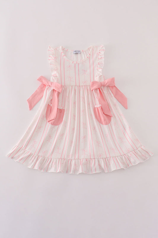Vestido con volantes y estampado de lazo de rayas rosas